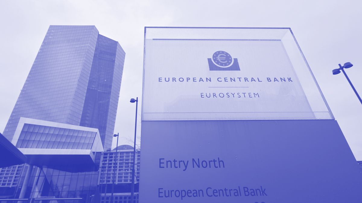 ECB, BoE follow US Fed to hold rates steady
